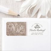 Étiquette Cherish Vintage White Floral Monogramme Adresse (En situation)