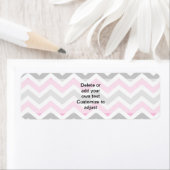 Étiquette chevron rose et gris (En situation)