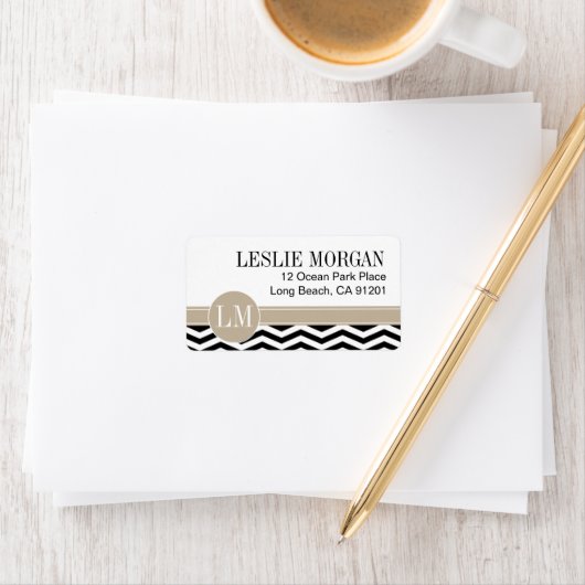 Étiquette Chic Chevron Monogramme | noir (En situation)