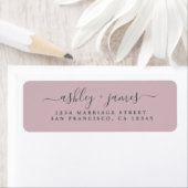 Étiquette Chic Script Pastel Purple Mariage Adresse de retou (En situation)