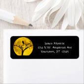 Étiquette Chouette en silhouette arborée avec lune d'or (En situation)