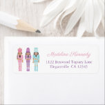 Étiquette Christmas Black Nutcracker Ballet Adresse de retou<br><div class="desc">Peint à la main (par moi) aquarelle Africain-Américain Nutcracker soldats en lilas rose et turquoise décorent cette amusante conception d'adresse de retour d'adresse.</div>