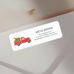 Étiquette Christmas Truck Moving Faire-part Adresse de retou<br><div class="desc">Annoncez votre déménagement ce jour férié avec une jolie illustration design de camion rouge. Modifiez facilement les détails à la fois sur l'avant et l'arrière de la carte en cliquant sur le bouton "Personnaliser".</div>