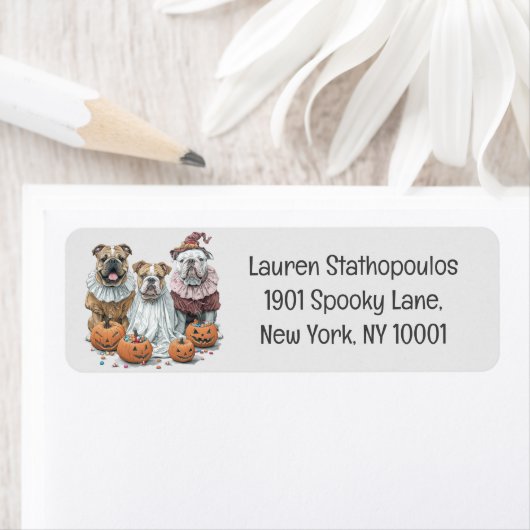 Étiquette Citrouille des Bulldogs anglais d'Halloween (En situation)