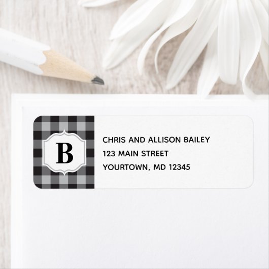 Étiquette Classic Buffalo Plaid Check Black Grey Monogramme (En situation)