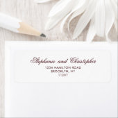 Étiquette Classic Burgundy Return Address Label (En situation)