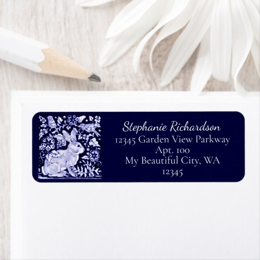 Étiquette Classic Navy Blue Bunny Rabbit Birds Dedham Delft (En situation)