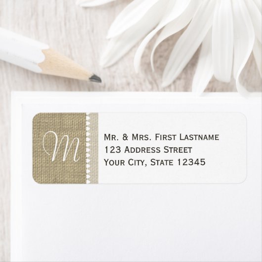 Étiquette Coeurs de monogramme Burlap (En situation)