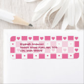 Étiquette Coeurs en damier rose et blanc (En situation)