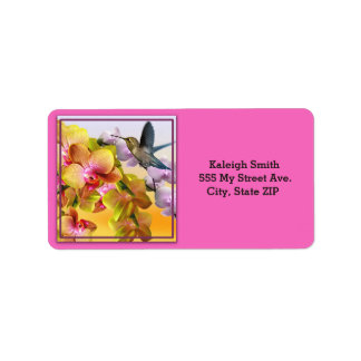 Étiquette Colibri sur lilas et orchidées sur fond rose