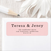 Étiquette Conception de typographie rose pâle élégante (En situation)