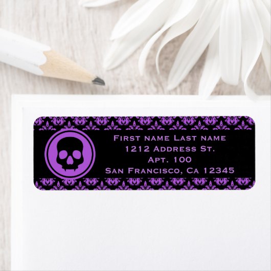 Étiquette Conception d'Halloween violet (En situation)