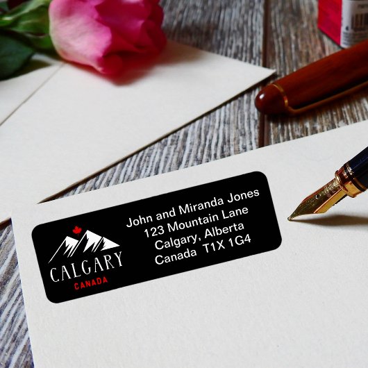 Étiquette Cool Calgary Canada Mountains Maple Leaf Dark