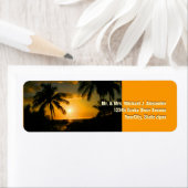 Étiquette Coucher de soleil en or à Tropical Beach (En situation)