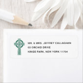 Étiquette Croix verte foncée avec adresse de retour (En situation)