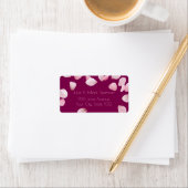 Étiquette Custom Romantic Pink Petals Address Label (En situation)