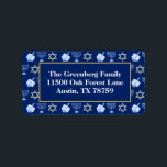 Étiquette Cute Hanoukka Blue Menorah Dreidel Adresse de reto<br><div class="desc">De belles étiquettes d'adresse de retour Hanoukka en bleu avec un motif cool de la star du judaïsme,  rêvez pour les jeux de Chanukah amusants,  et la menorah juive pour le jour férié. Customisez ces mignons étiquettes pour correspondre à vos cartes Hanukah.</div>