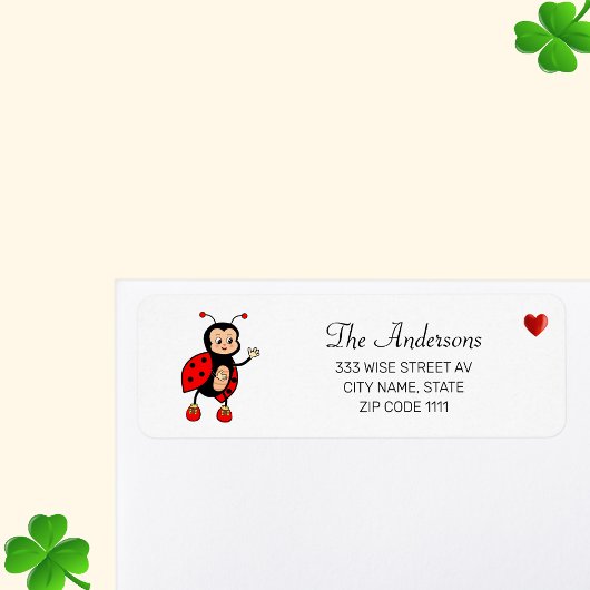 Étiquette Cute Ladybug et coeur sur Blanc