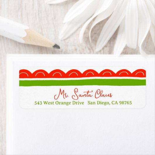 Étiquette Cute Scalloped Christmas CUSTOM Return Address (En situation)