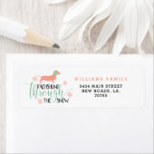 Étiquette Dachshund à travers la neige Noël (En situation)