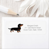 Étiquette Dachshund noir et feu posant (En situation)