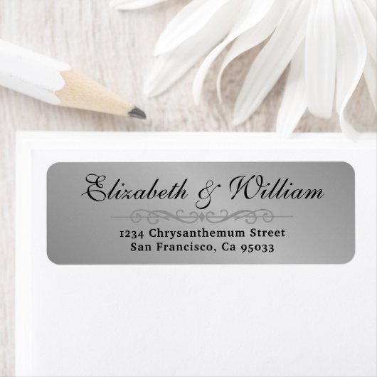 Étiquette d'adresse de retour argent simple et mod (En situation)