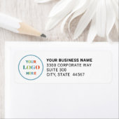 Étiquette d'adresse de retour blanc du logo d'entr (En situation)