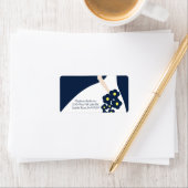 Étiquette d'adresse de retour Blue Graceful Brie (En situation)