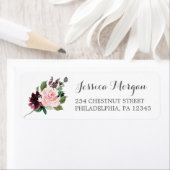 Étiquette d'adresse de retour Burgundy Blush (En situation)