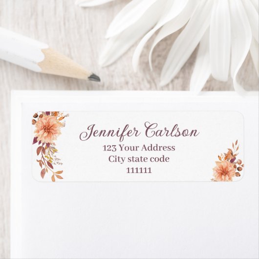 Étiquette d'adresse de retour de fleur d'aquarelle (En situation)