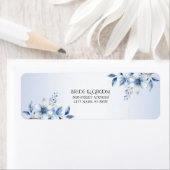 Étiquette d'adresse de retour de fleurs bleues bot (En situation)