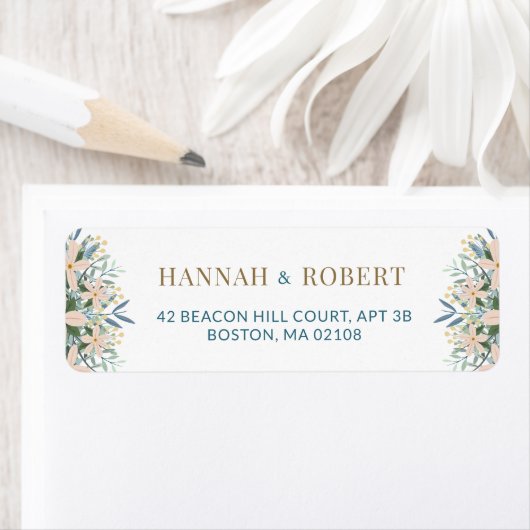Étiquette d'adresse de retour de mariage aux fleur (En situation)