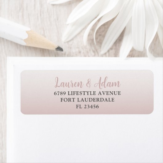 Étiquette d'adresse de retour de mariage simple en (En situation)