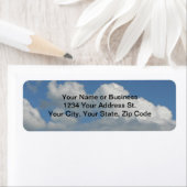 Étiquette d'adresse de retour du ciel bleu (En situation)