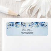 Étiquette d'adresse de retour Fleurs Bleues Aquare (En situation)