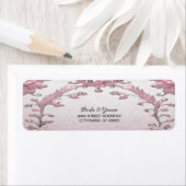 Étiquette d'adresse de retour florale rose unique (En situation)