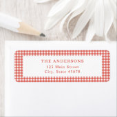 Étiquette d'adresse de retour Gingham Rouge (En situation)