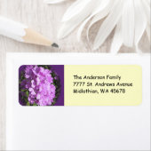 Étiquette d'adresse de retour rose (En situation)