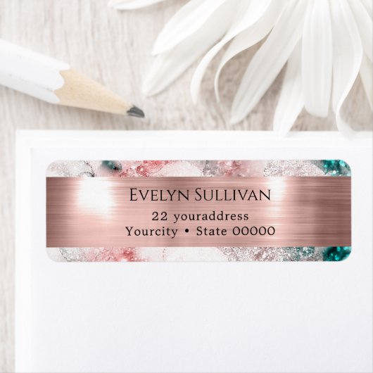 Étiquette d'adresse de retour rose turquoise (En situation)