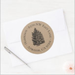 Étiquette d'adresse de retour Russe Christmas Tree<br><div class="desc">Autocollants personnalisés d'adresse de retour de vacances personnalisés avec votre nom de famille et votre adresse ou tout autre texte personnalisé. Ce design rustique moderne présente votre texte dans une mise en forme circulaire autour d'un graphique d'arbre de Noël sur un arrière - plan en papier imitation kraft. Utilisez les...</div>
