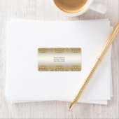Étiquette d'adresse ornée d'or (En situation)