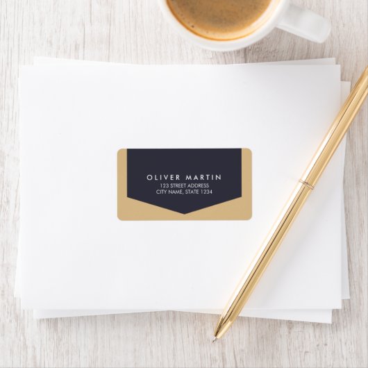 Étiquette de adresse classique moderne et simple (En situation)