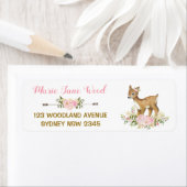 Étiquette de adresse de Baby shower de cerf Floral (En situation)