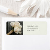 Étiquette de adresse de Mariage de Roses blanches  (En situation)