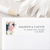 Étiquette de adresse de mariage floral bleu marine (En situation)