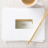 Étiquette de adresse orné d'or moderne (En situation)