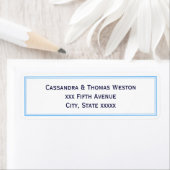 Étiquette de adresse simple et élégant bleu clair (En situation)