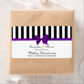 Étiquette de bouteille de vin noir blanc classique (En situation)