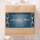 Étiquette de bouteille d'eau bleu floral de minuit (En situation)