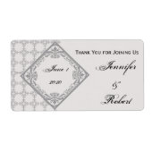 Étiquette de bouteille d'eau gris perlé Monogramme (Devant)